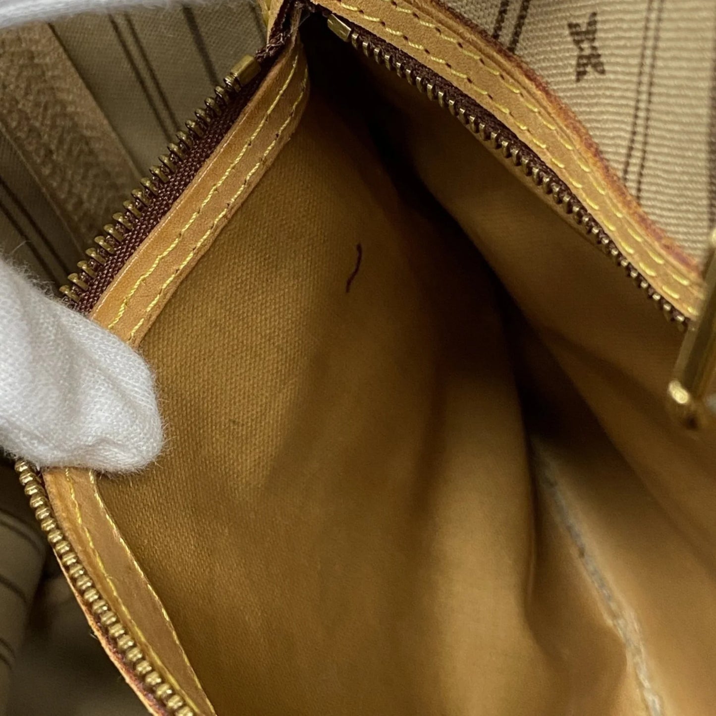 Louis Vuitton Neverfull MM Monogram Canvas – M40156