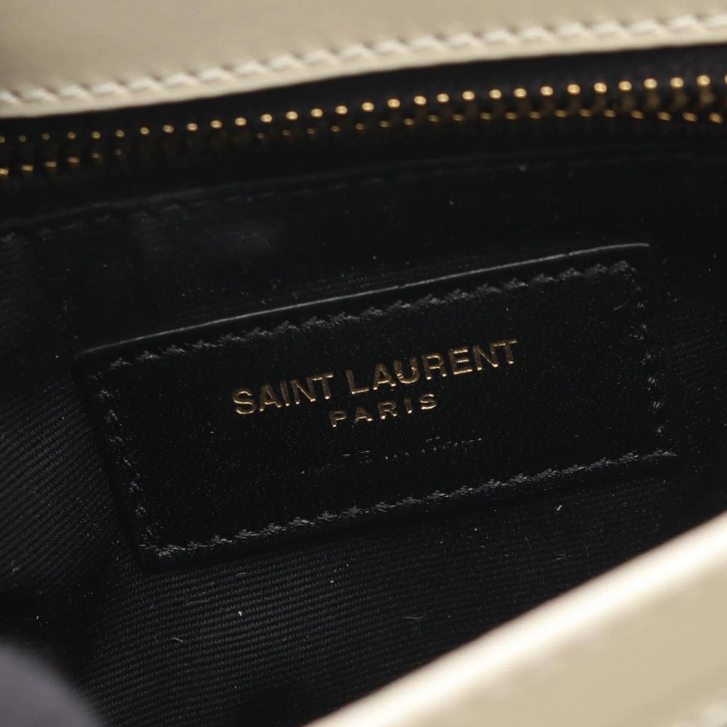 Saint Laurent LouLou Toy in pelle trapuntata avorio