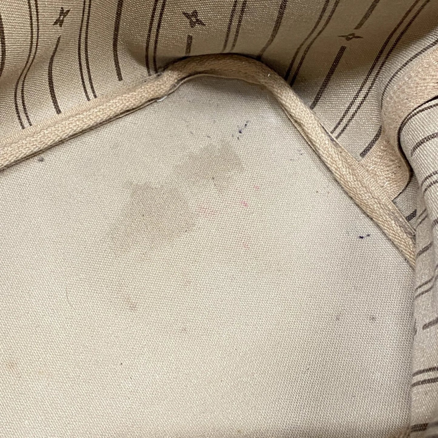 Louis Vuitton Neverfull MM Monogram Canvas – M40156