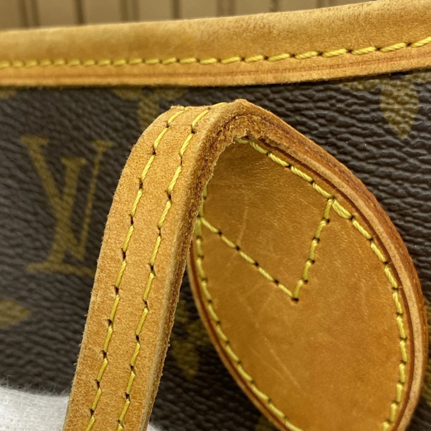Louis Vuitton Neverfull MM Monogram Canvas – M40156