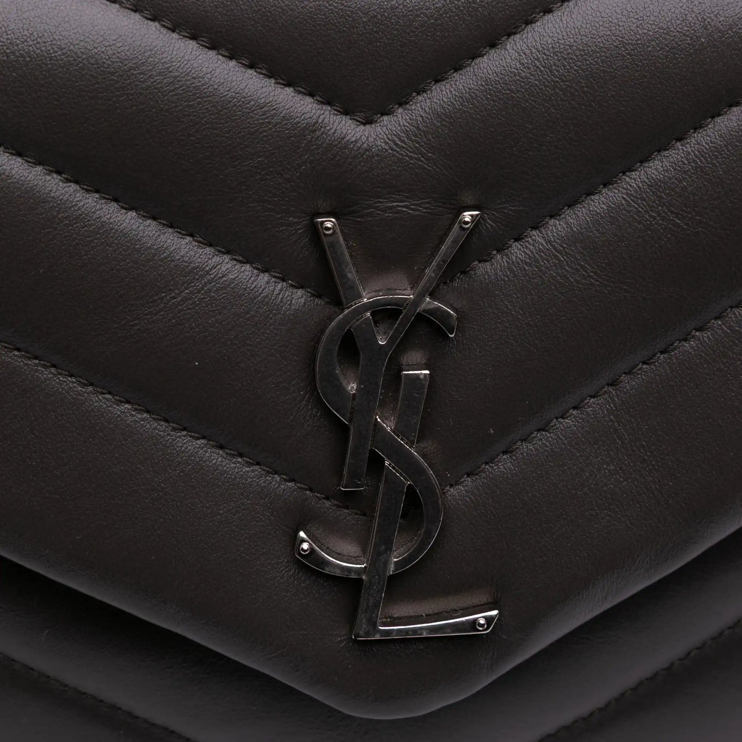 Saint Laurent Piccola borsa a tracolla LouLou in pelle di vitello con monogramma