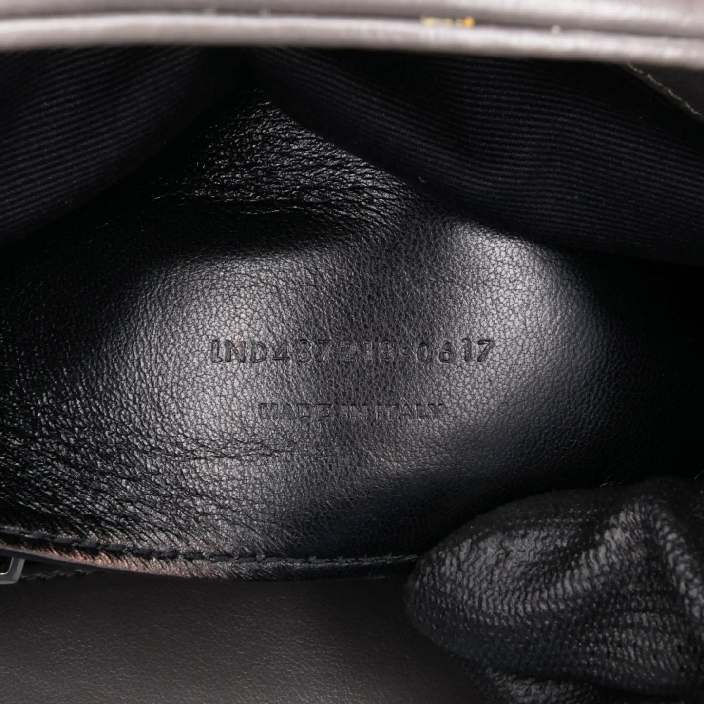 Saint Laurent Piccola borsa a tracolla LouLou in pelle di vitello con monogramma