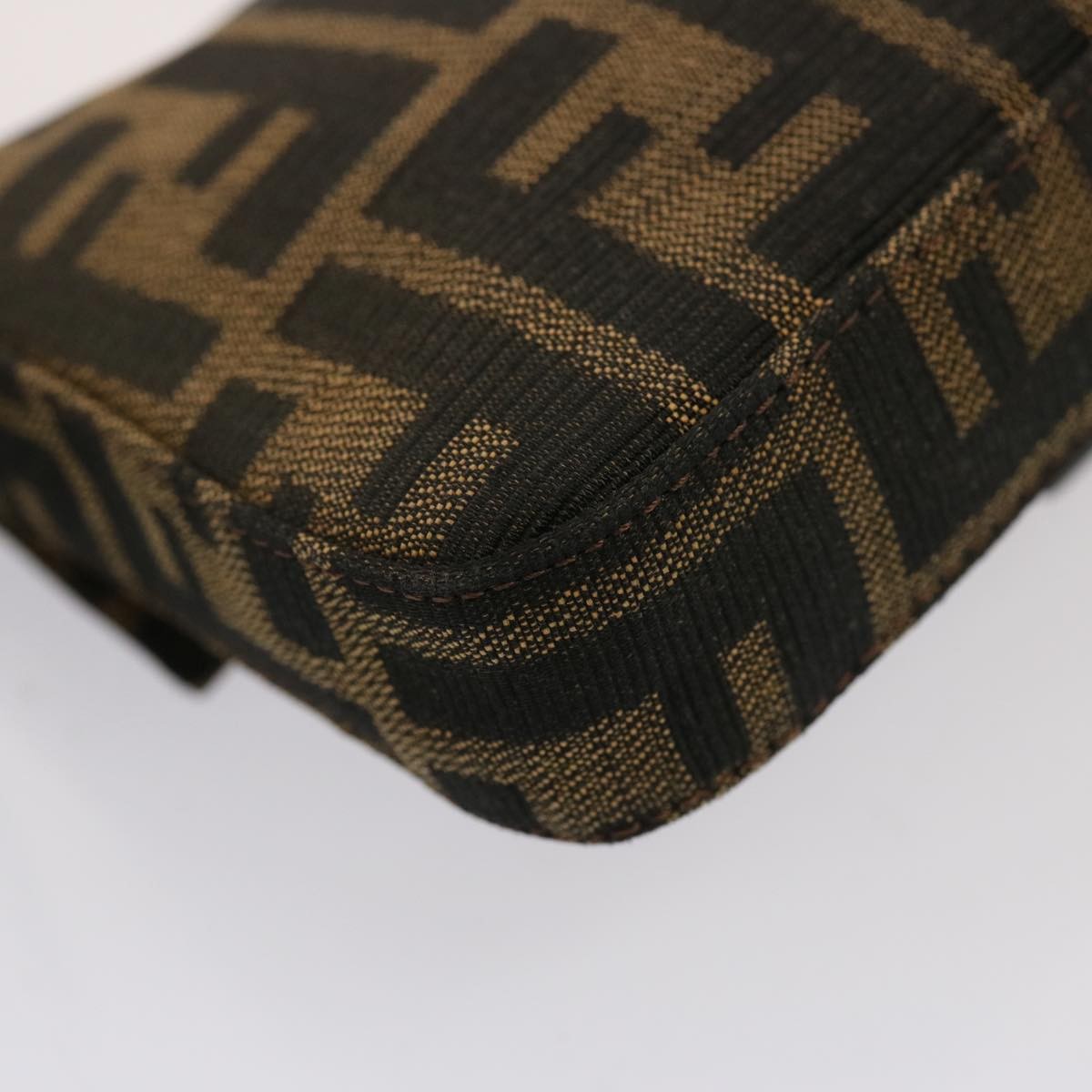 Fendi Baguette Mini Zucca Canvas e Pelle Nera – Made in Italy