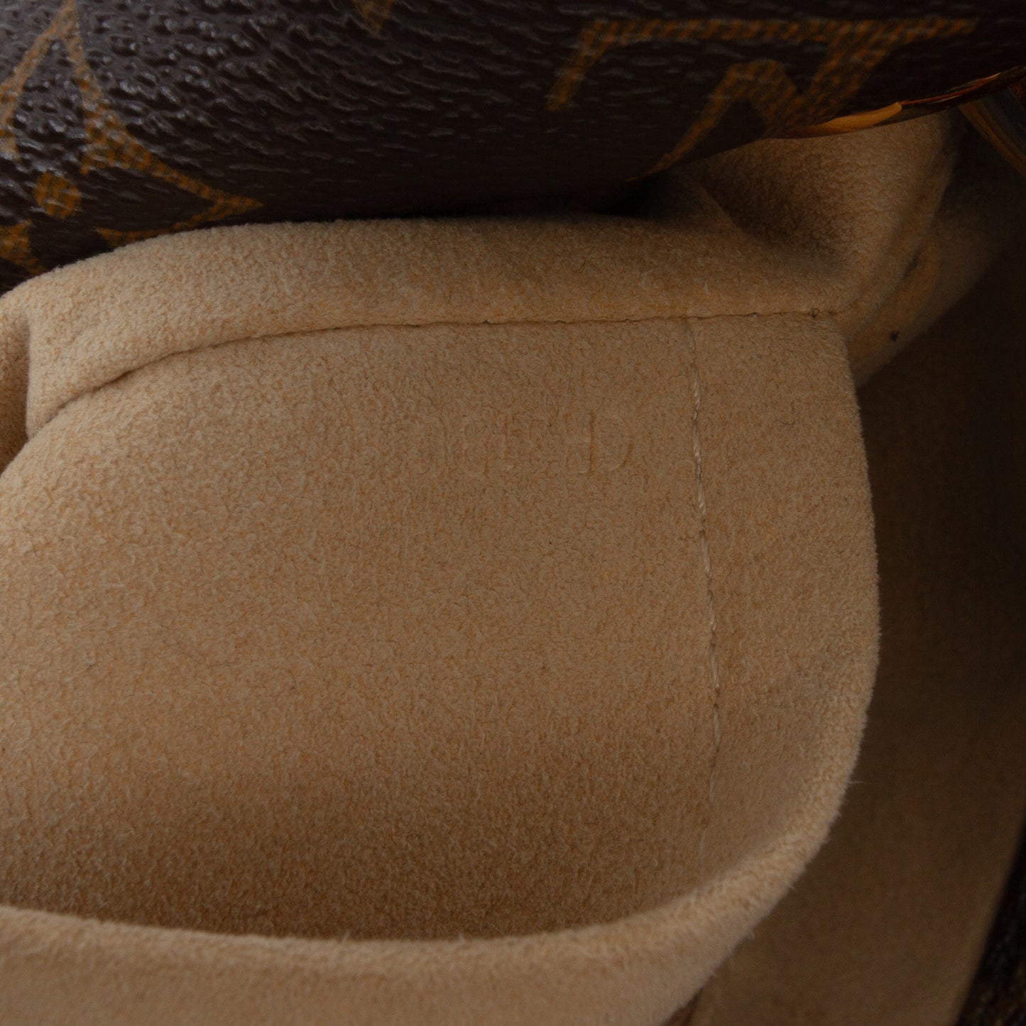 Louis Vuitton Artsy MM Monogram Canvas – 2010