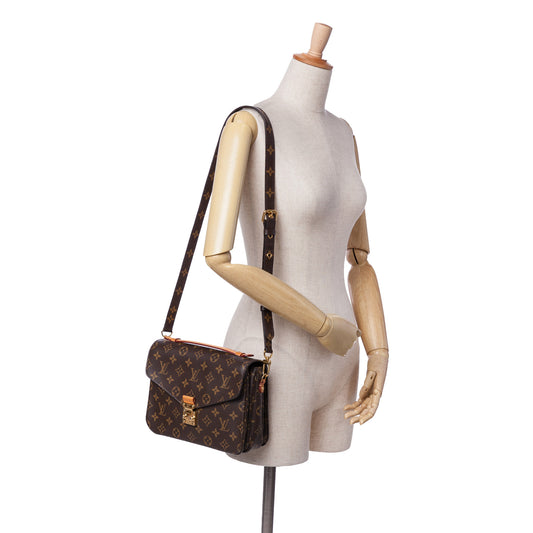 Louis Vuitton Pochette Métis Monogram Canvas – 2018