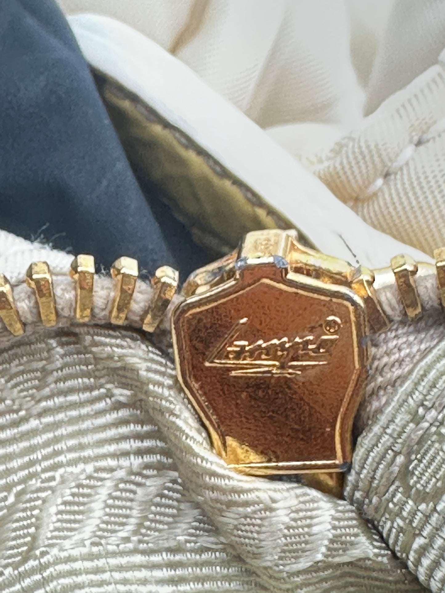 Prada Shoulder Bag in Tessuto Trapuntato Avorio con Dettagli in Pelle – Medium