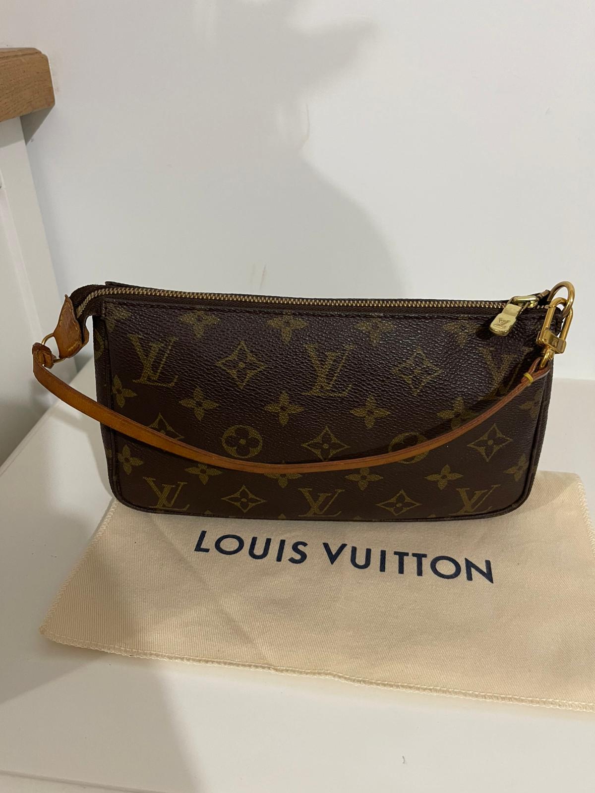 Louis Vuitton Pochette Accessoires Monogram Canvas