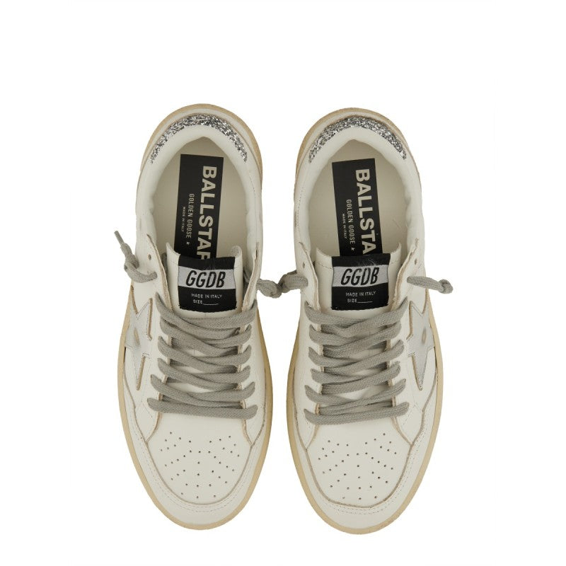 Golden Goose – Ball Star 2 Sneaker in Pelle Bianca con Stella Argento e Dettagli Glitter – Donna – FW25