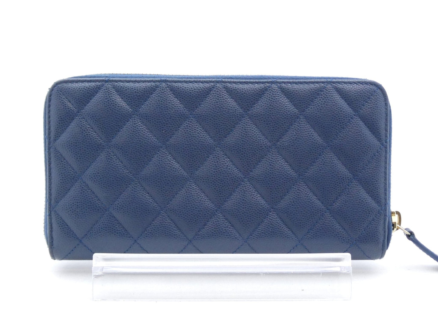 Chanel Portafoglio Matelassé Zippy Caviar Blu Navy – Hardware Oro – 19 cm - Etoilux