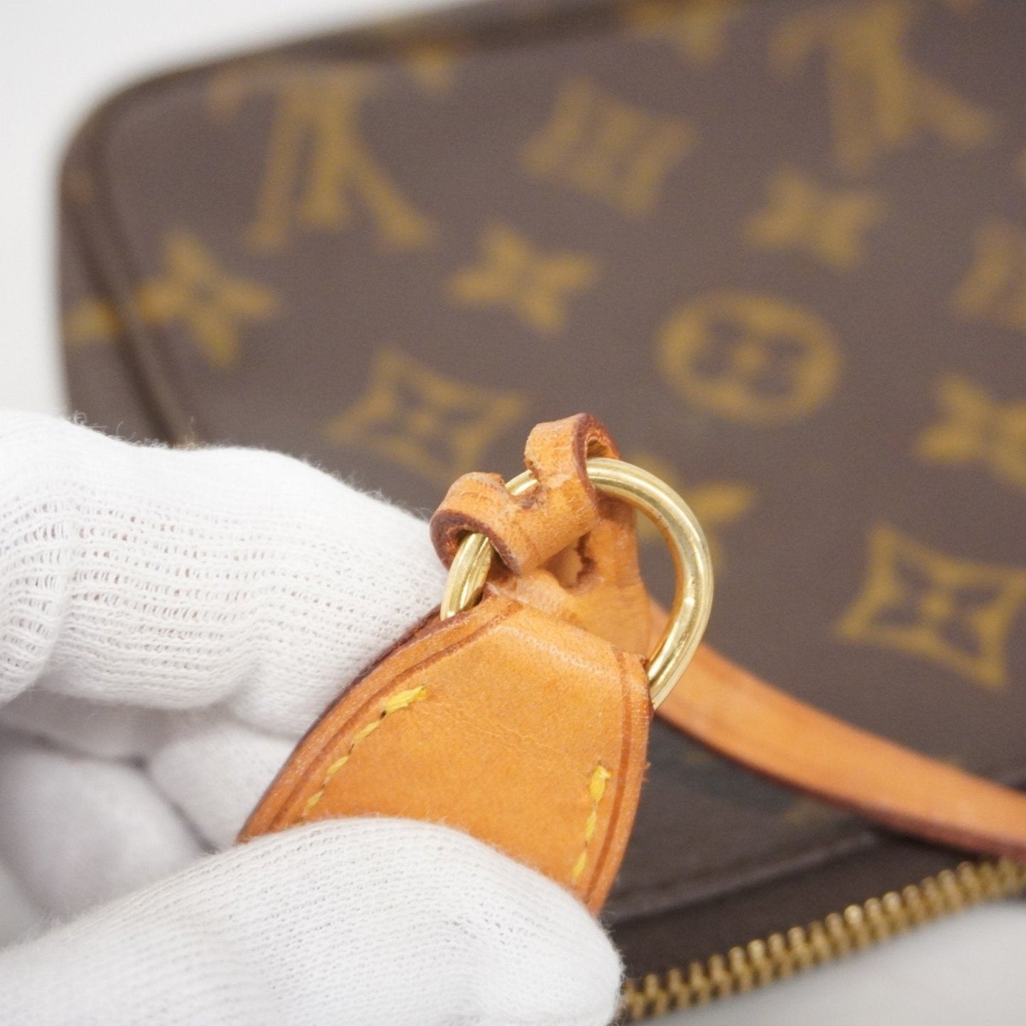 Louis Vuitton Pochette Accessoire - Etoilux