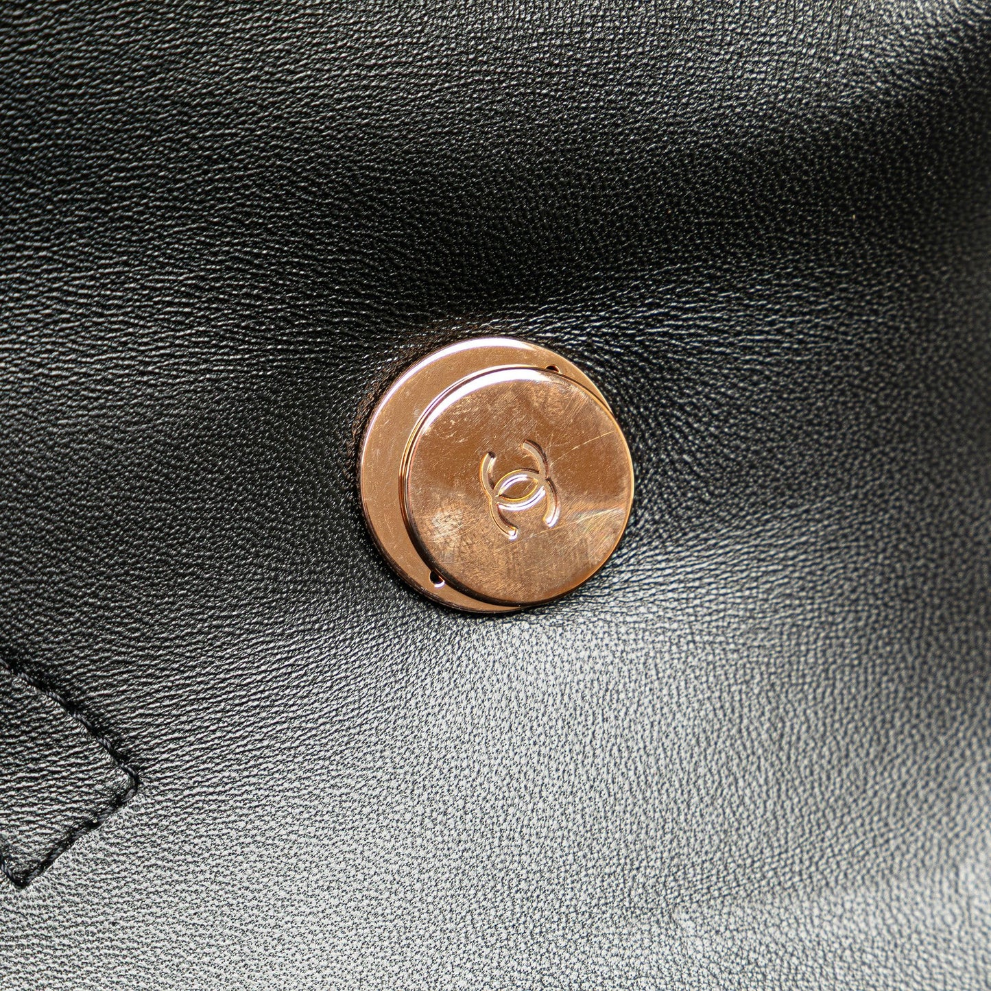 CHANEL Borsa a tracolla Trendy CC Flap in pelle di agnello media - Etoilux