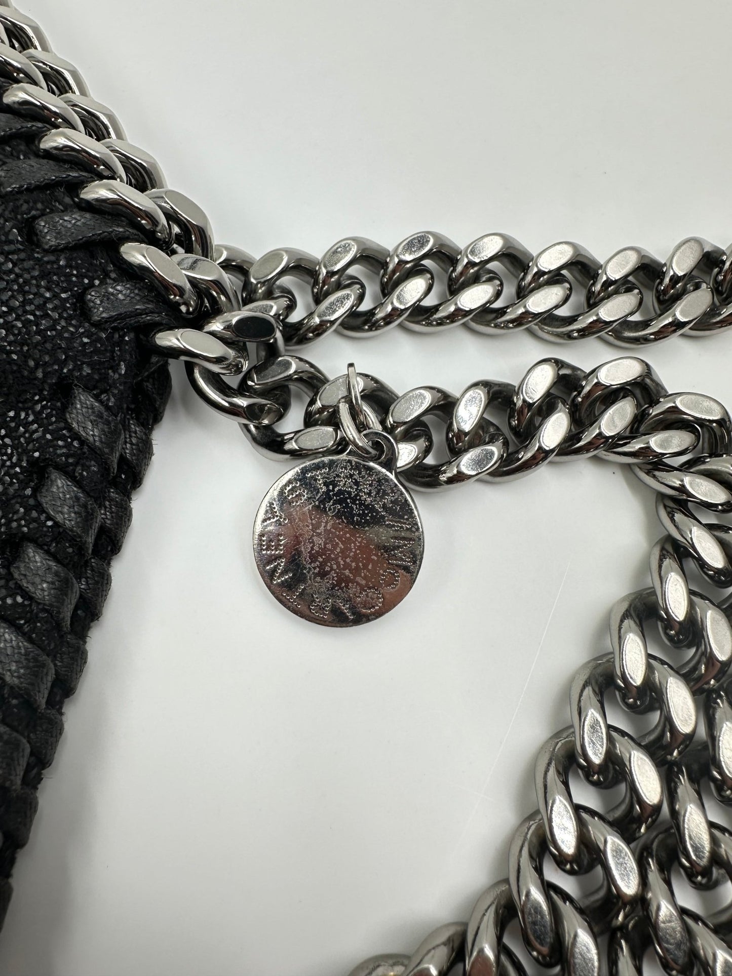 STELLA McCARTNEY – Falabella Mini Tote in Eco Pelle Nera con Catena Argento - Etoilux