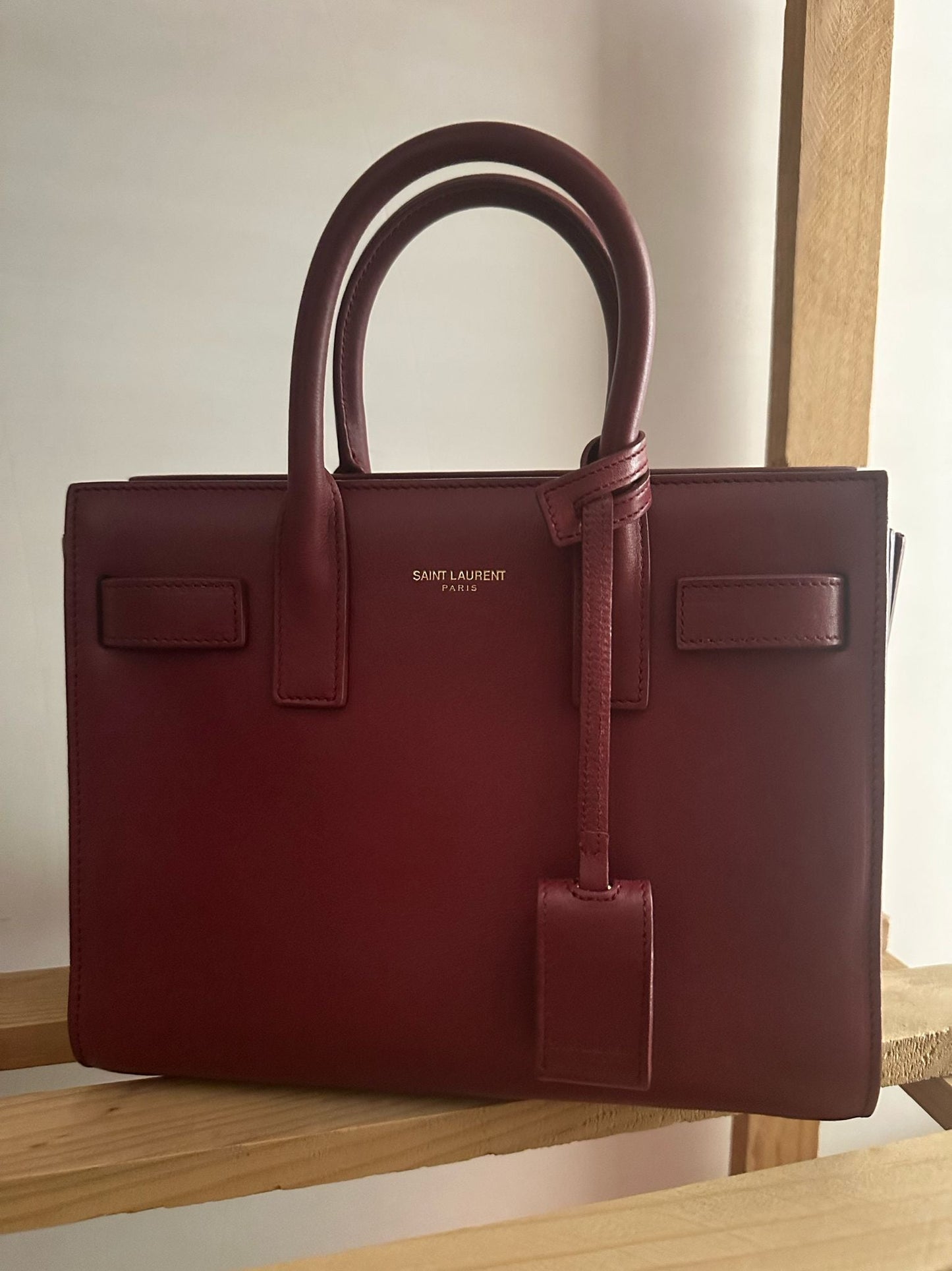 Saint Laurent Sac de Jour Nano in Pelle Bordeaux - Etoilux