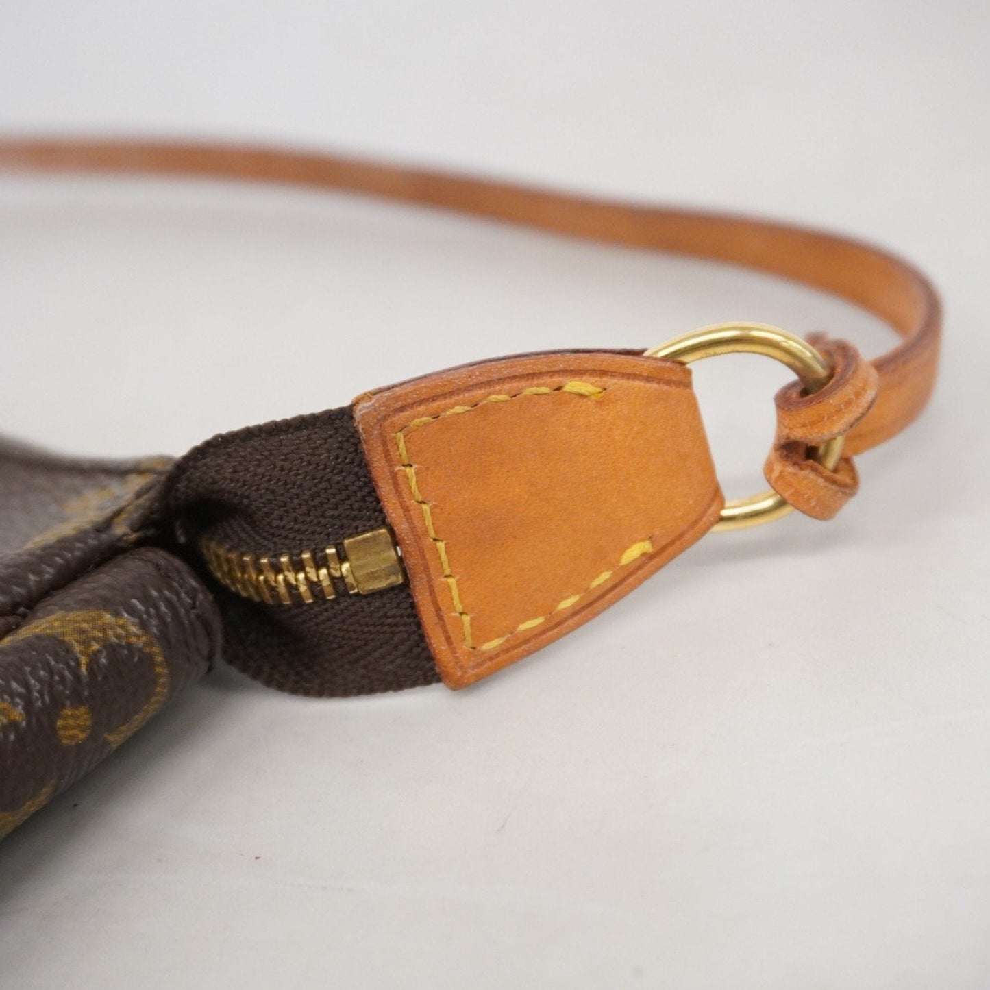 Louis Vuitton Pochette Accessoire - Etoilux