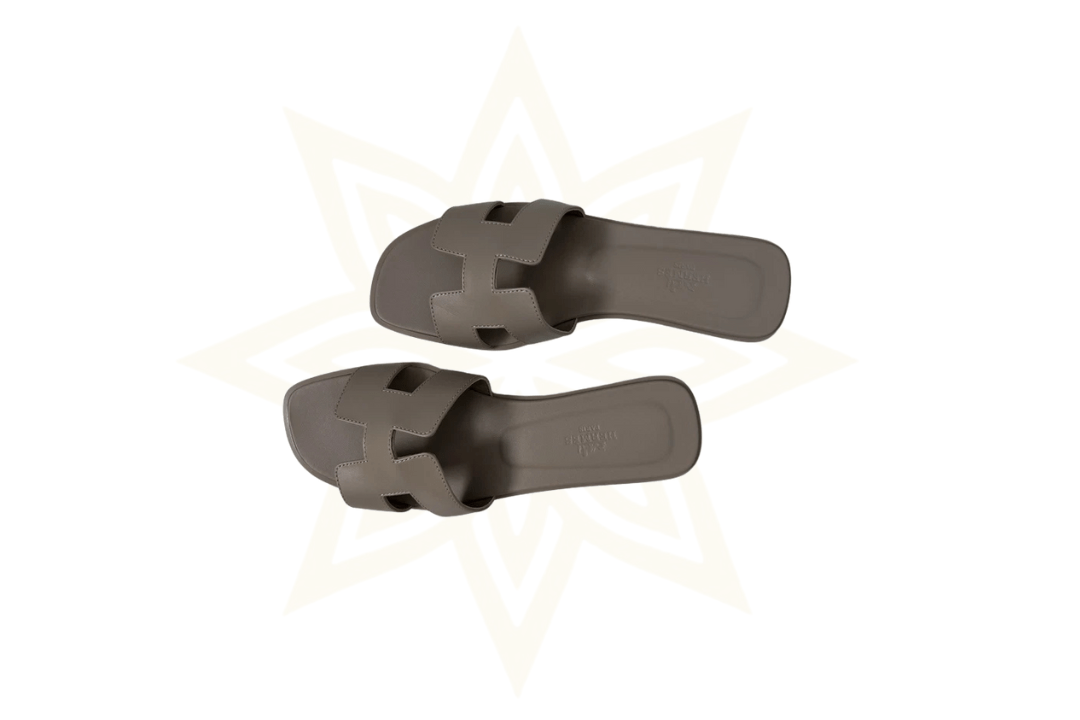 Hermès Oran Sandals in pelle di vitello – Etoupe (taglia 38) - Etoilux