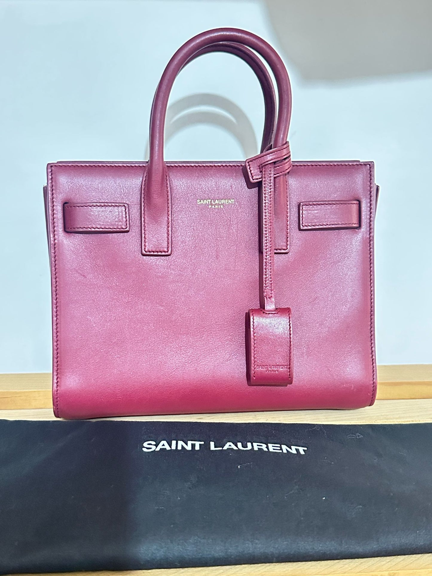 Saint Laurent Sac de Jour Nano in Pelle Bordeaux - Etoilux