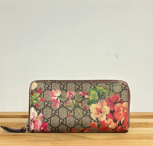 Gucci Portafoglio Zip Around – Blooms Collection SKU: RPV05003025 - Etoilux