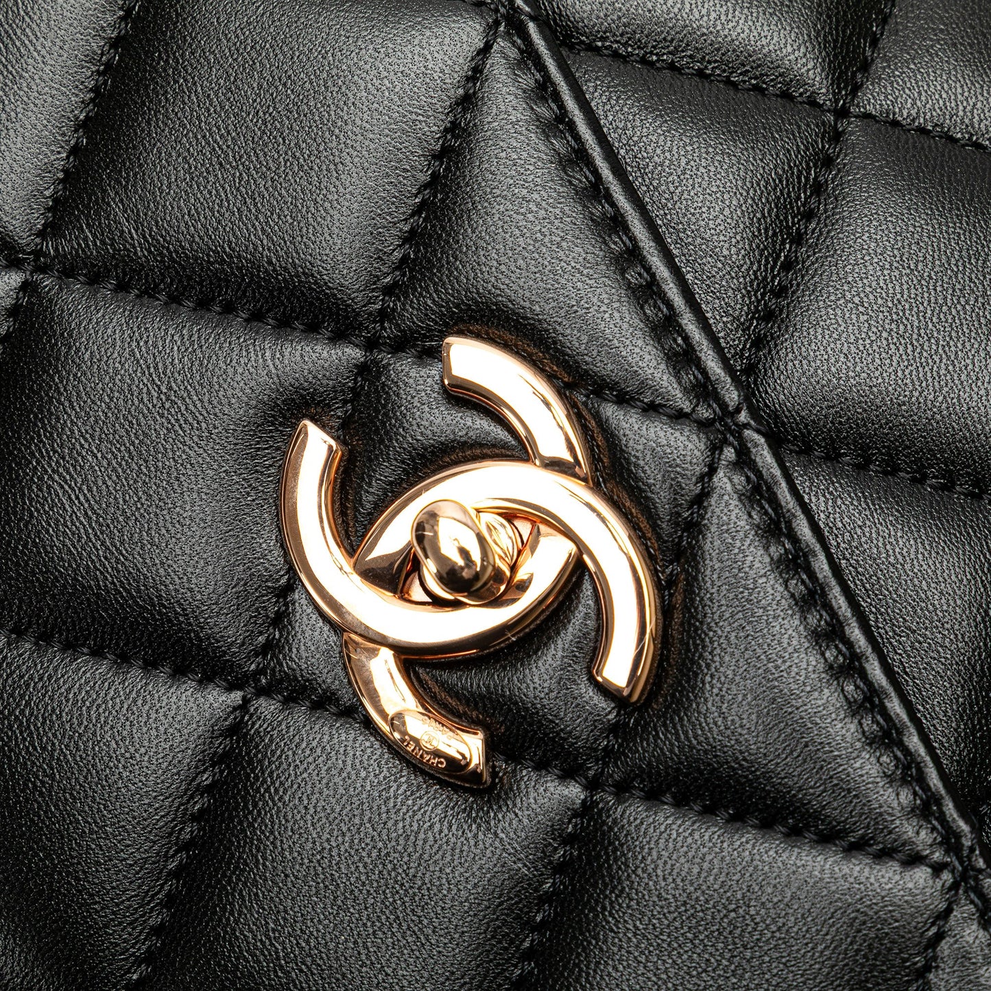 CHANEL Borsa a tracolla Trendy CC Flap in pelle di agnello media - Etoilux