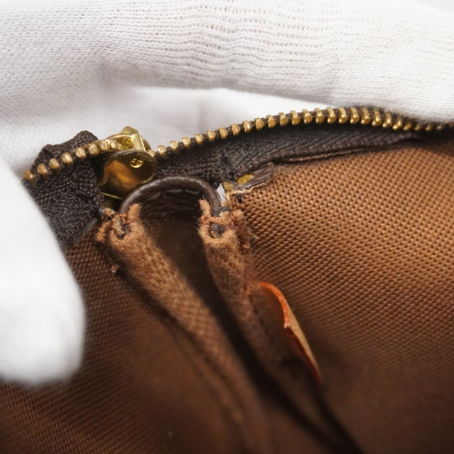 Louis Vuitton Pochette Accessoire - Etoilux