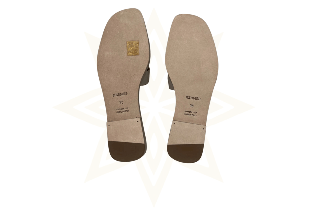 Hermès Oran Sandals in pelle di vitello – Etoupe (taglia 38) - Etoilux