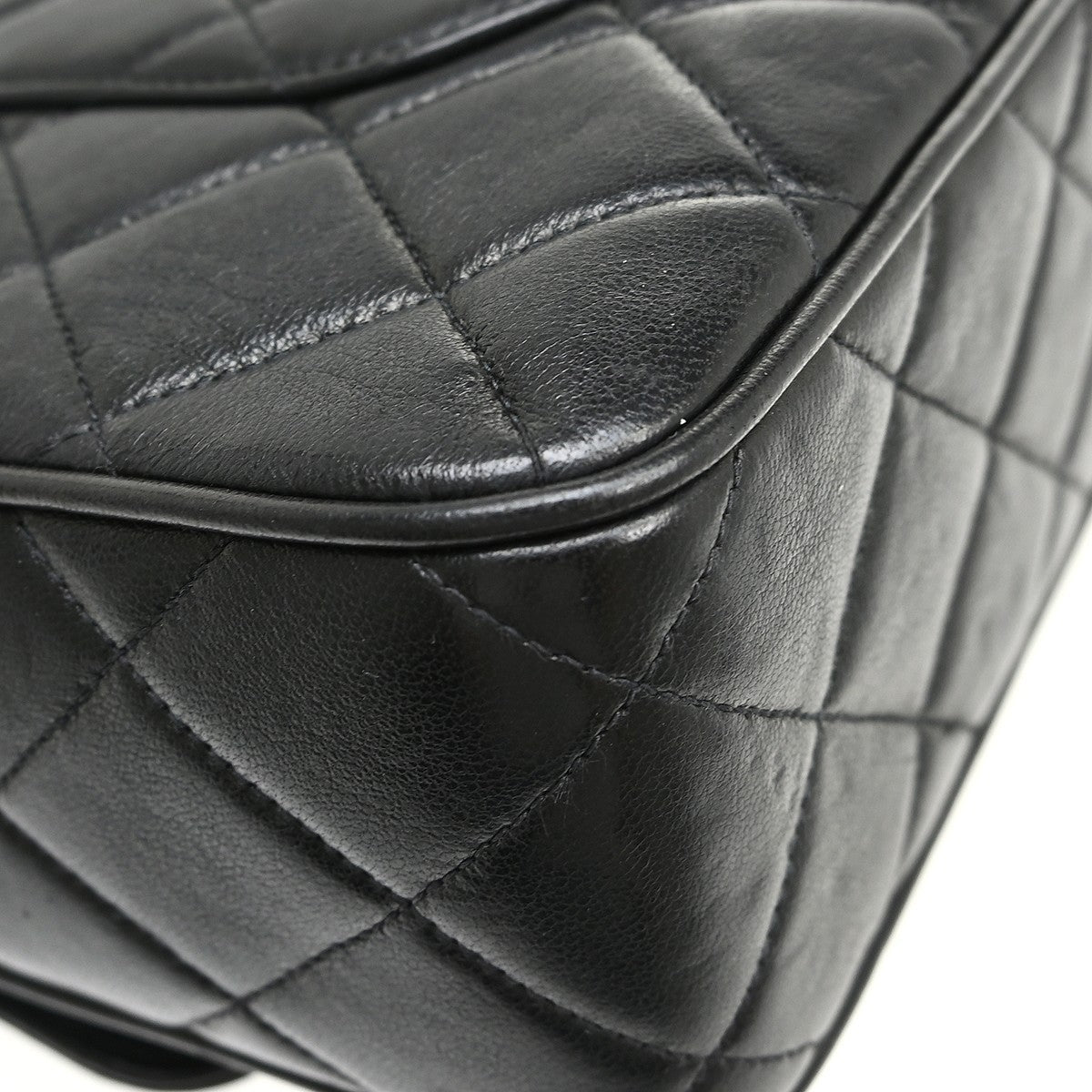 Chanel Vintage Flap a Spalla – Agnello Trapuntato Nero · 27 cm - Etoilux