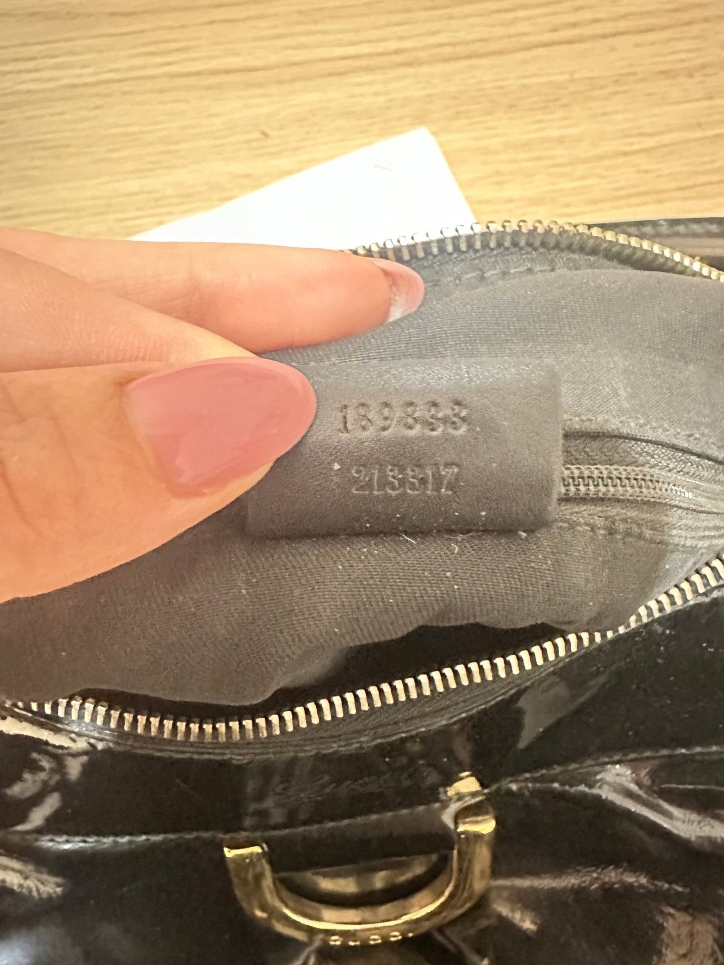 Gucci Indy Hobo Vernice Nera – Iconico Glamour Retrò - Etoilux