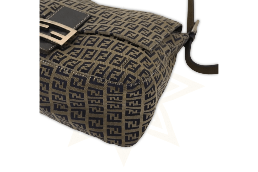 Fendi Mama Baguette in Canvas Zucchino Navy con Finiture Argentate - Etoilux