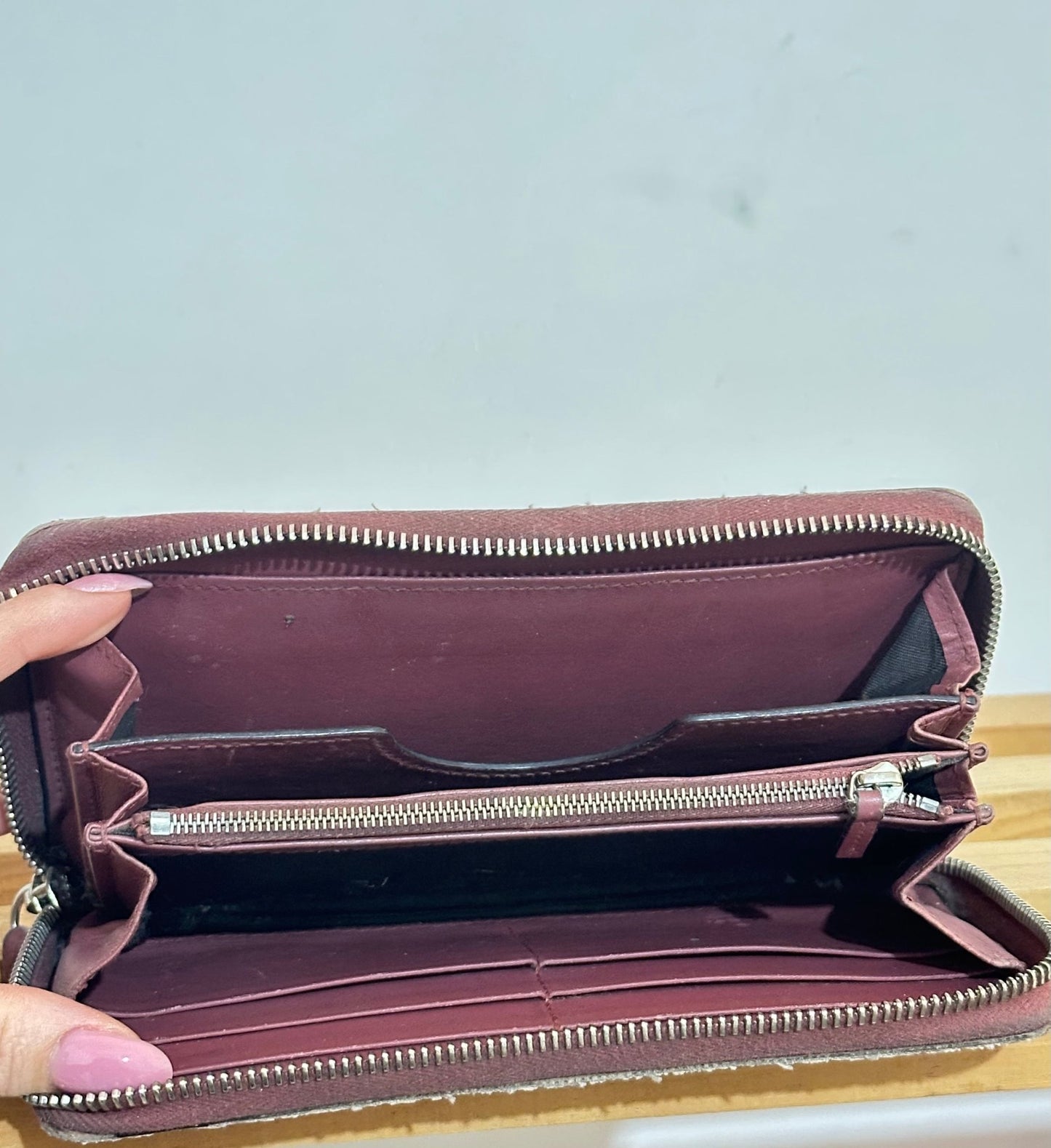 Gucci Portafoglio Zip Around – Blooms Collection SKU: RPV05003025 - Etoilux