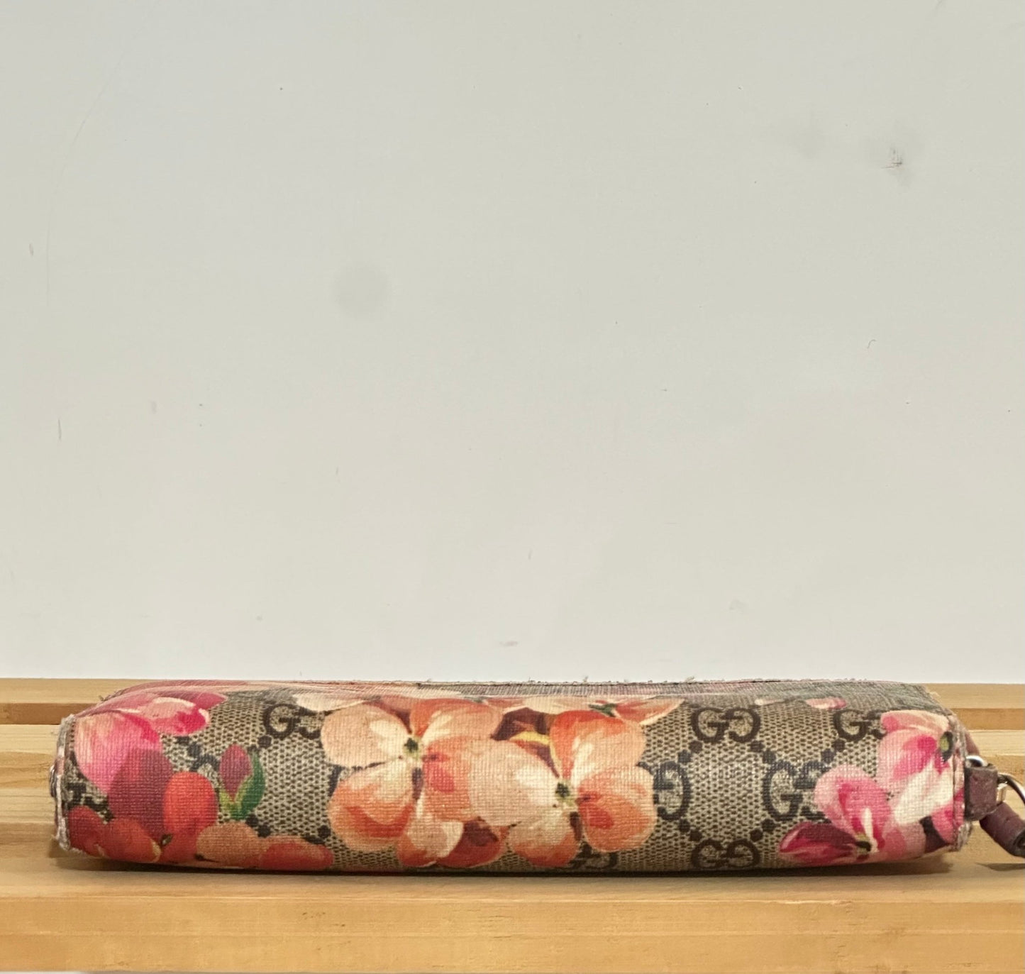 Gucci Portafoglio Zip Around – Blooms Collection SKU: RPV05003025 - Etoilux