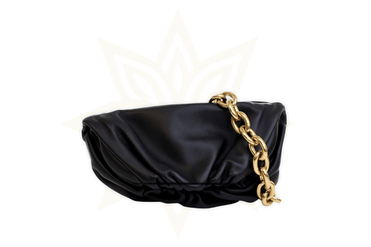 Bottega Veneta Mini Chain Pouch in nappa nera con catena dorata - Etoilux