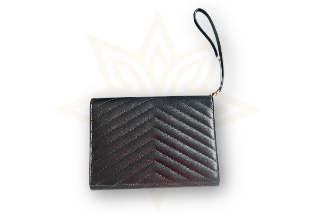Saint Laurent Monogram Clutch in Pelle Grain de Poudre Nera – Medium Size - Etoilux