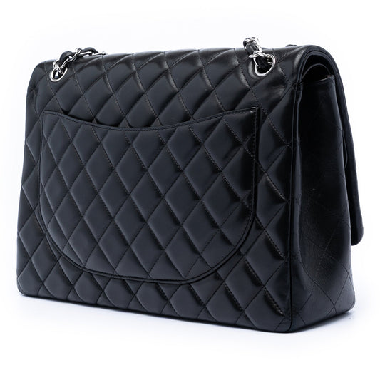 Chanel Classic Maxi Double Flap Lambskin Nera – Silver Hardware – 2012 – 33 cm - Etoilux