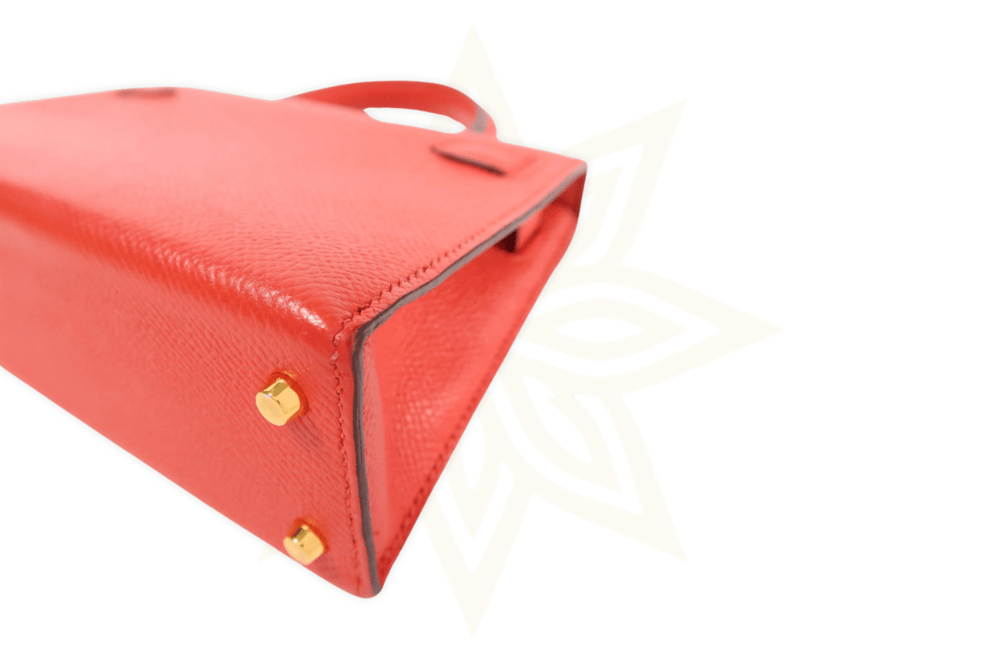 Hermès Kelly Mini II – Rouge de Coeur in pelle Epsom con finiture dorate - Etoilux