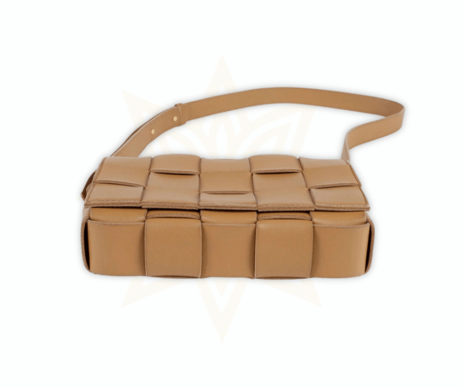 Bottega Veneta Cassette Bag in pelle caramello – Pre - Owned in condizioni eccellenti - Etoilux