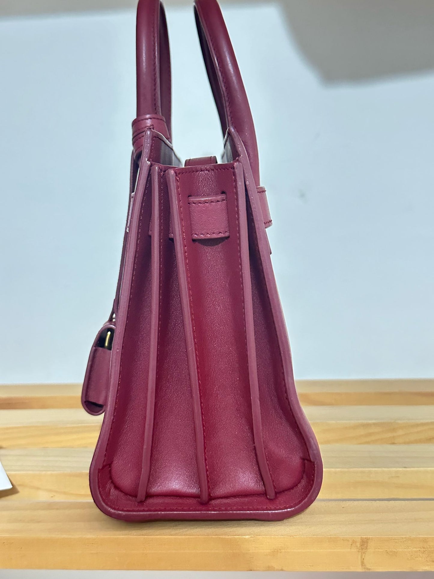 Saint Laurent Sac de Jour Nano in Pelle Bordeaux - Etoilux