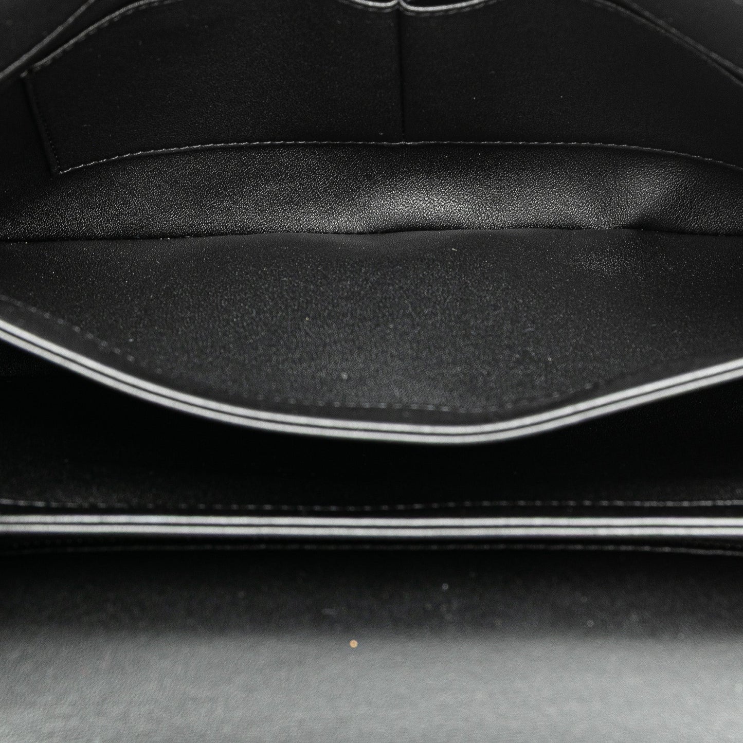 CHANEL Borsa a tracolla Trendy CC Flap in pelle di agnello media - Etoilux