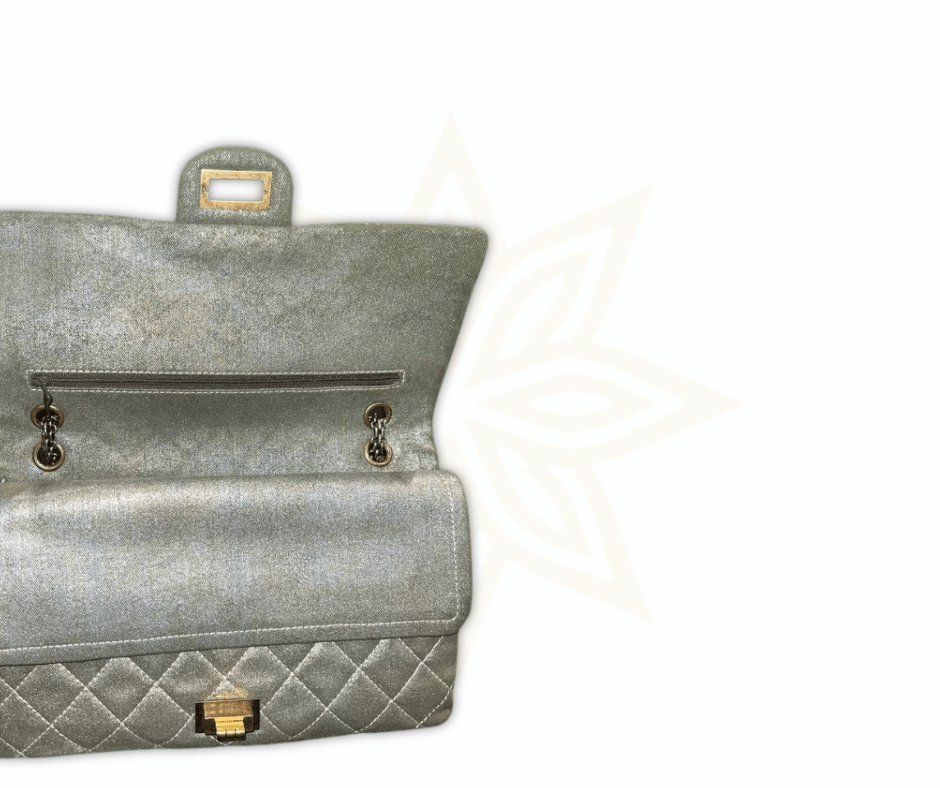 Chanel Reissue 2.55 – Tessuto metallizzato verde - Etoilux