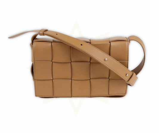 Bottega Veneta Cassette Bag in pelle caramello – Pre - Owned in condizioni eccellenti - Etoilux