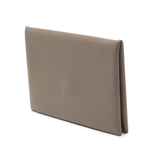 Hermès Calvi Verso Card Holder Pelle Epsom Etoupe / Vert Criquet — Anno Y, 2020 - Etoilux