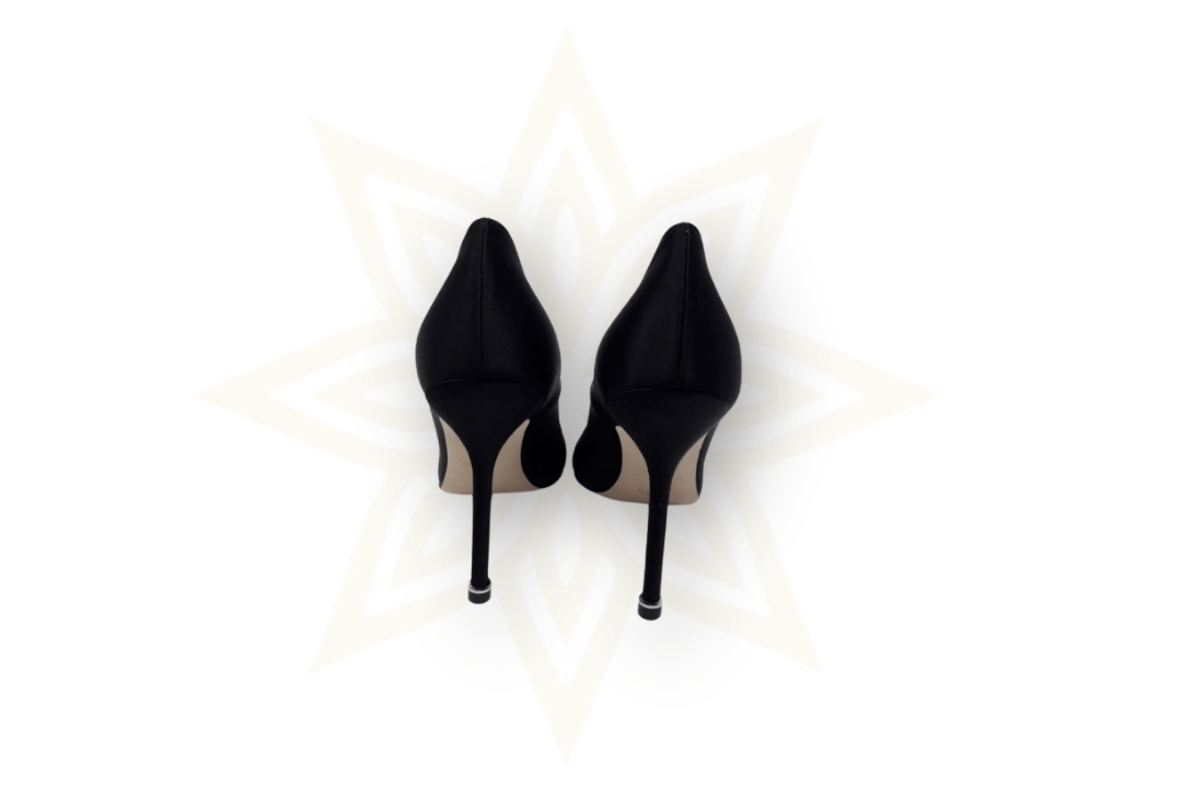 Manolo Blahnik – Hangisi Pumps in satin - Etoilux