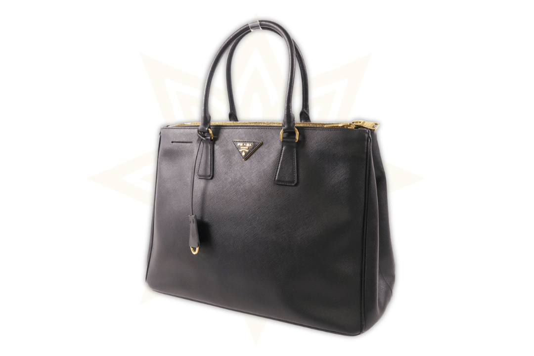Prada Galleria Medium in Saffiano Nero con finiture dorate - Etoilux
