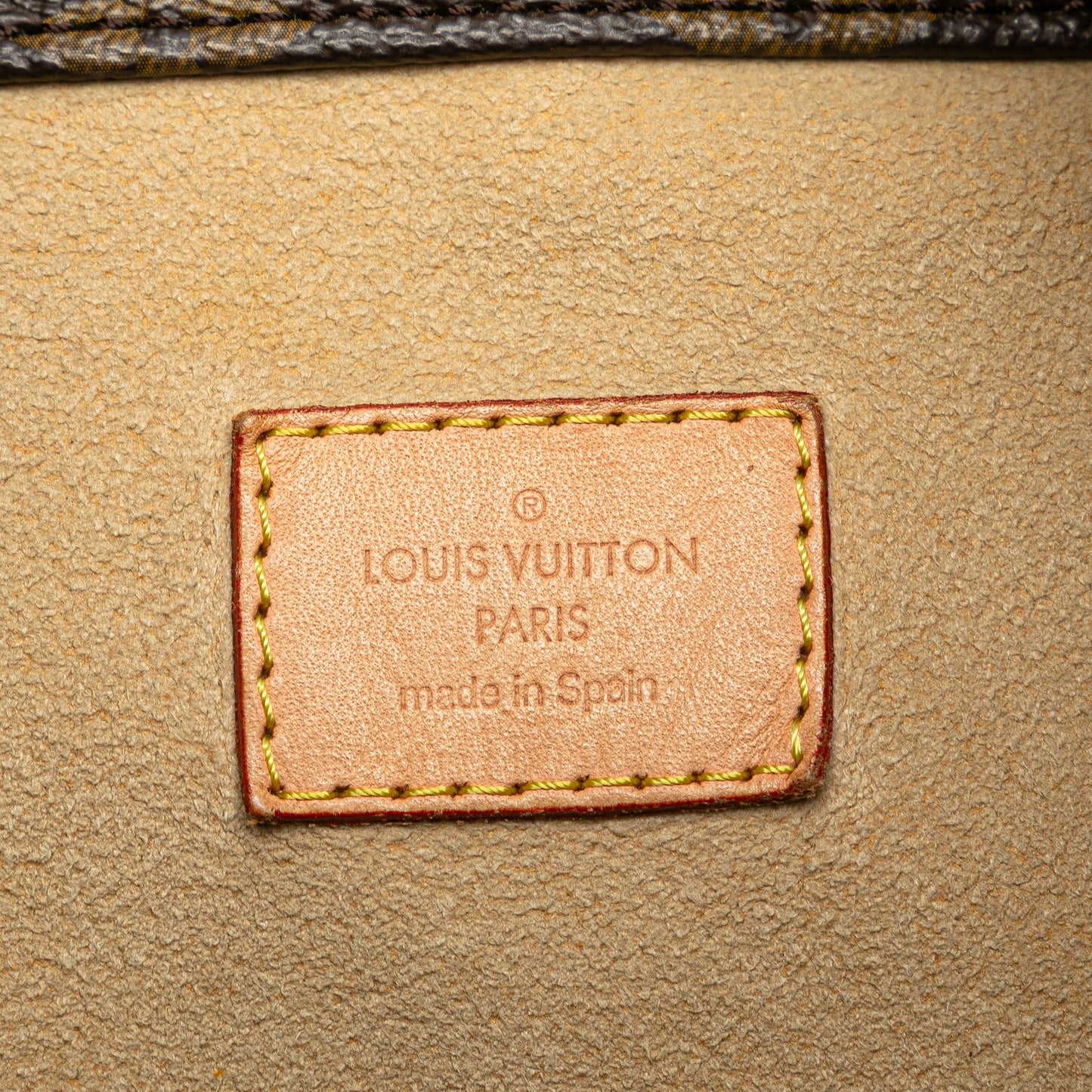 LOUIS VUITTON – Artsy GM Monogram Canvas (2009)
