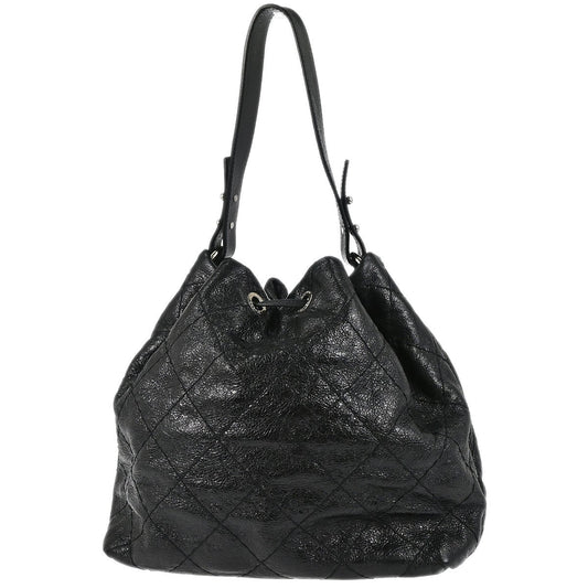 Chanel On the Road Drawstring Bucket Bag Vitello Crinkled Nero Hardware Argento – 29 cm