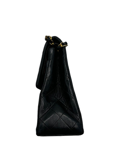 CHANEL Classic Double Flap Media — Pelle di Agnello Trapuntata Nera, Hardware Oro