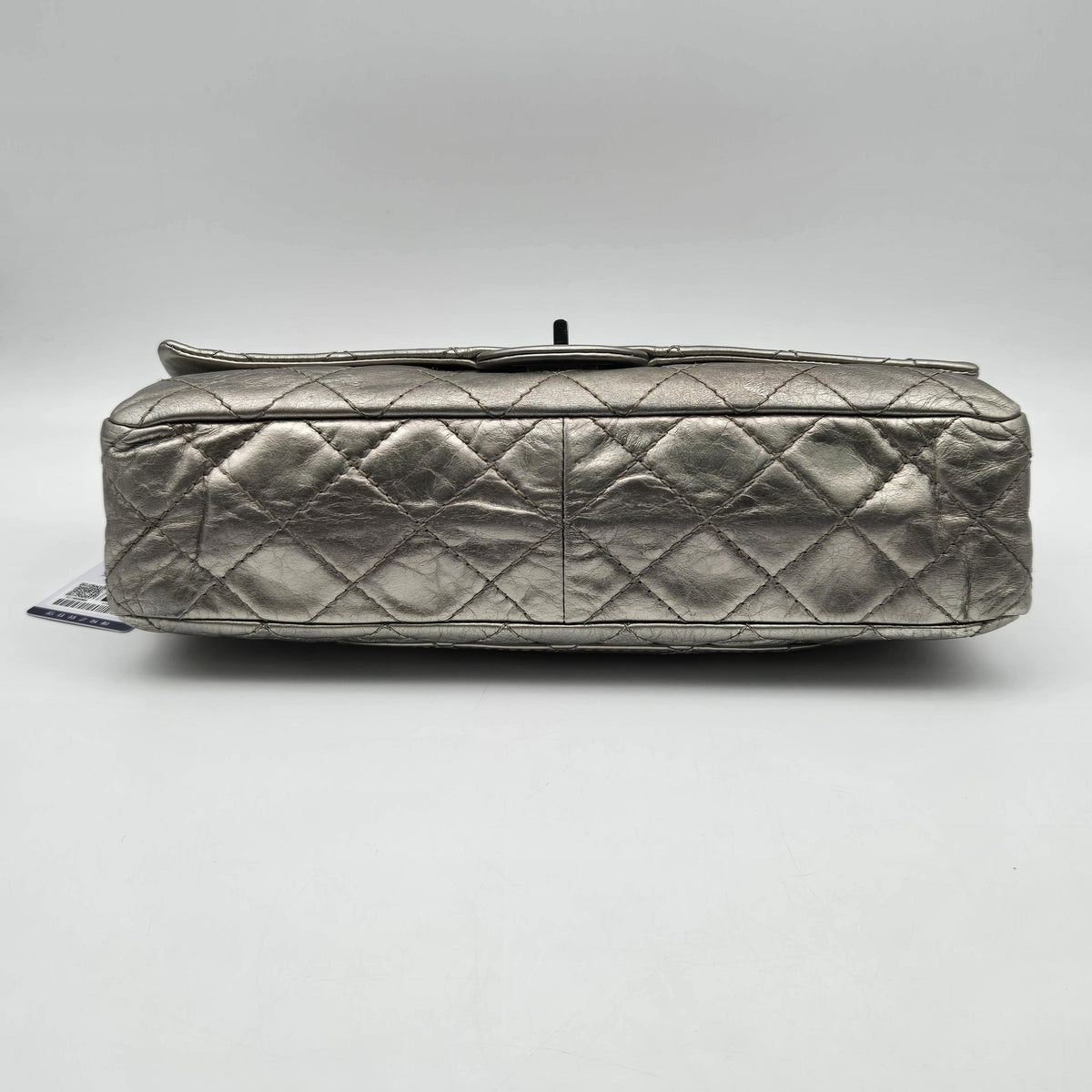 Chanel 2.55 Reissue Flap Pelle di Vitello Metallizzata Argento Anticato (2006–2008) – 30 cm