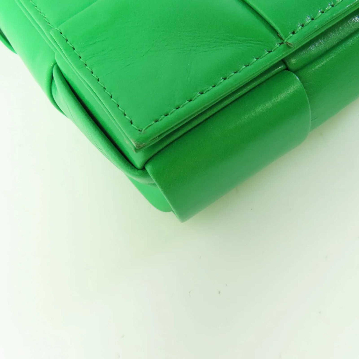 Bottega Veneta Candy Cassette – Pelle intrecciata