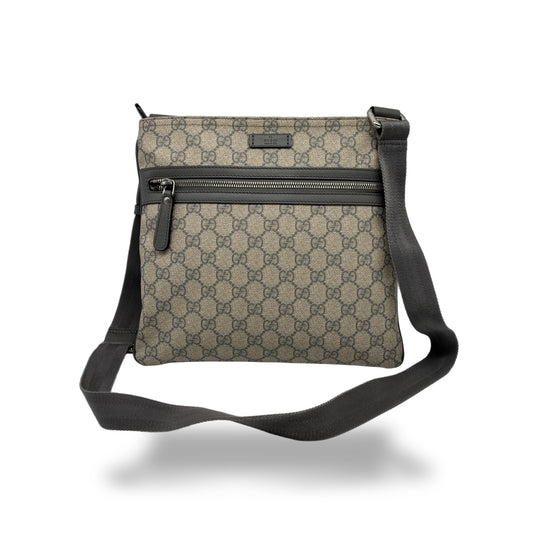 Gucci	Front Zip Flat Messenger