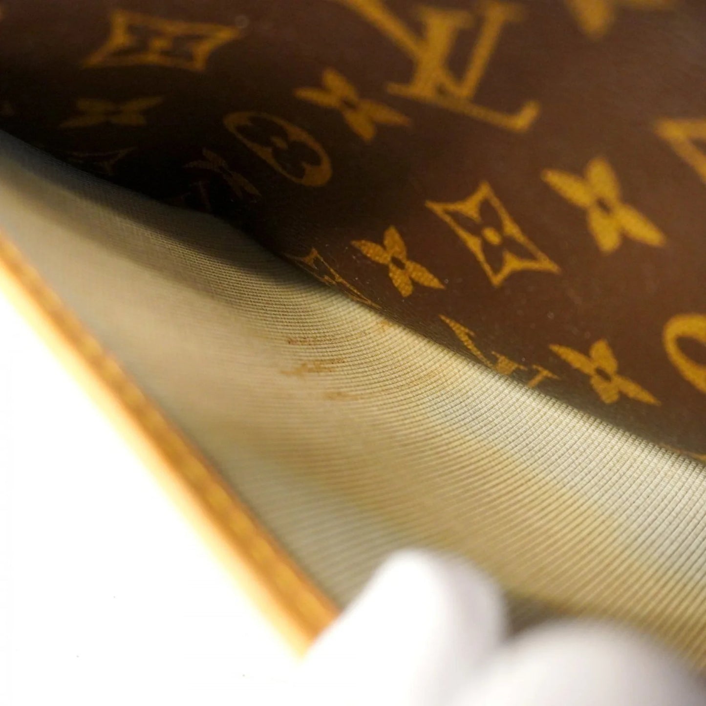 Louis Vuitton Deauville Monogram Canvas – M42228