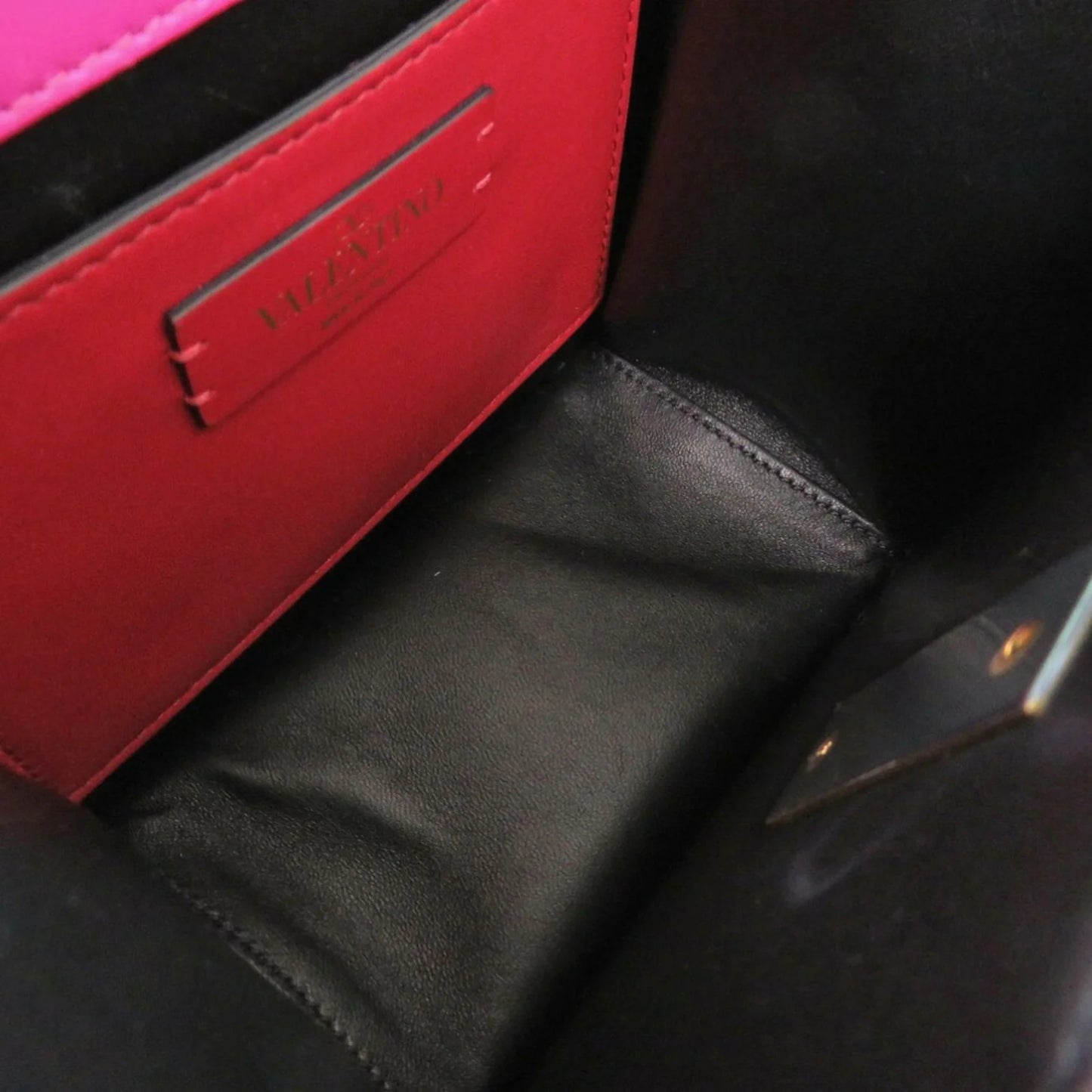Valentino Garavani – Borsa a tracolla in pelle rosa