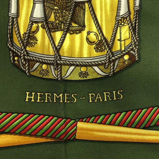 Hermès Carré in Seta Verde – 87x87 cm